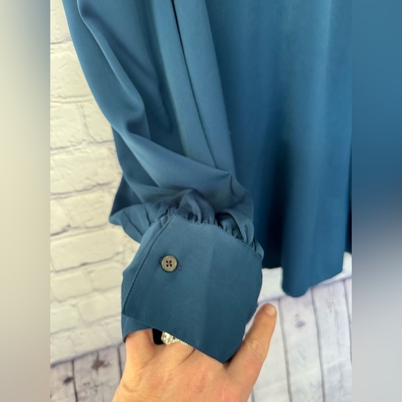 Banana Republic Ruched Sleeve Blouse size XL - Picture 3 of 11